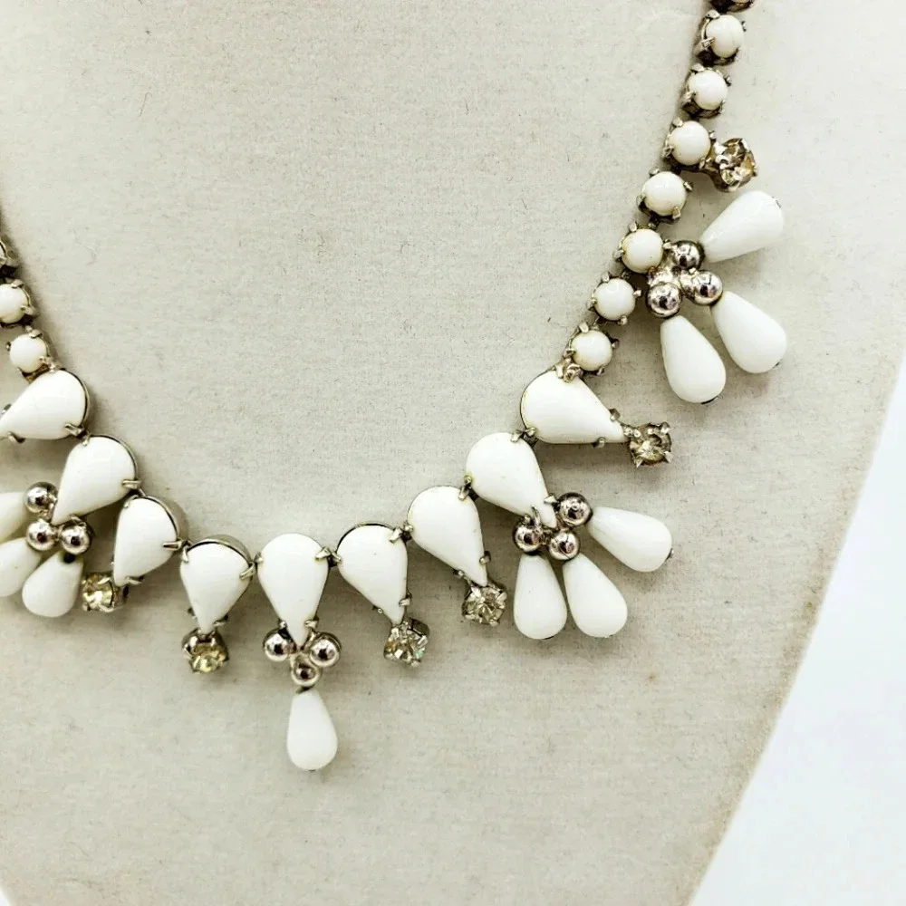 Vintage Kramer Milk Glass White & Silver Mid-Century Era Necklace